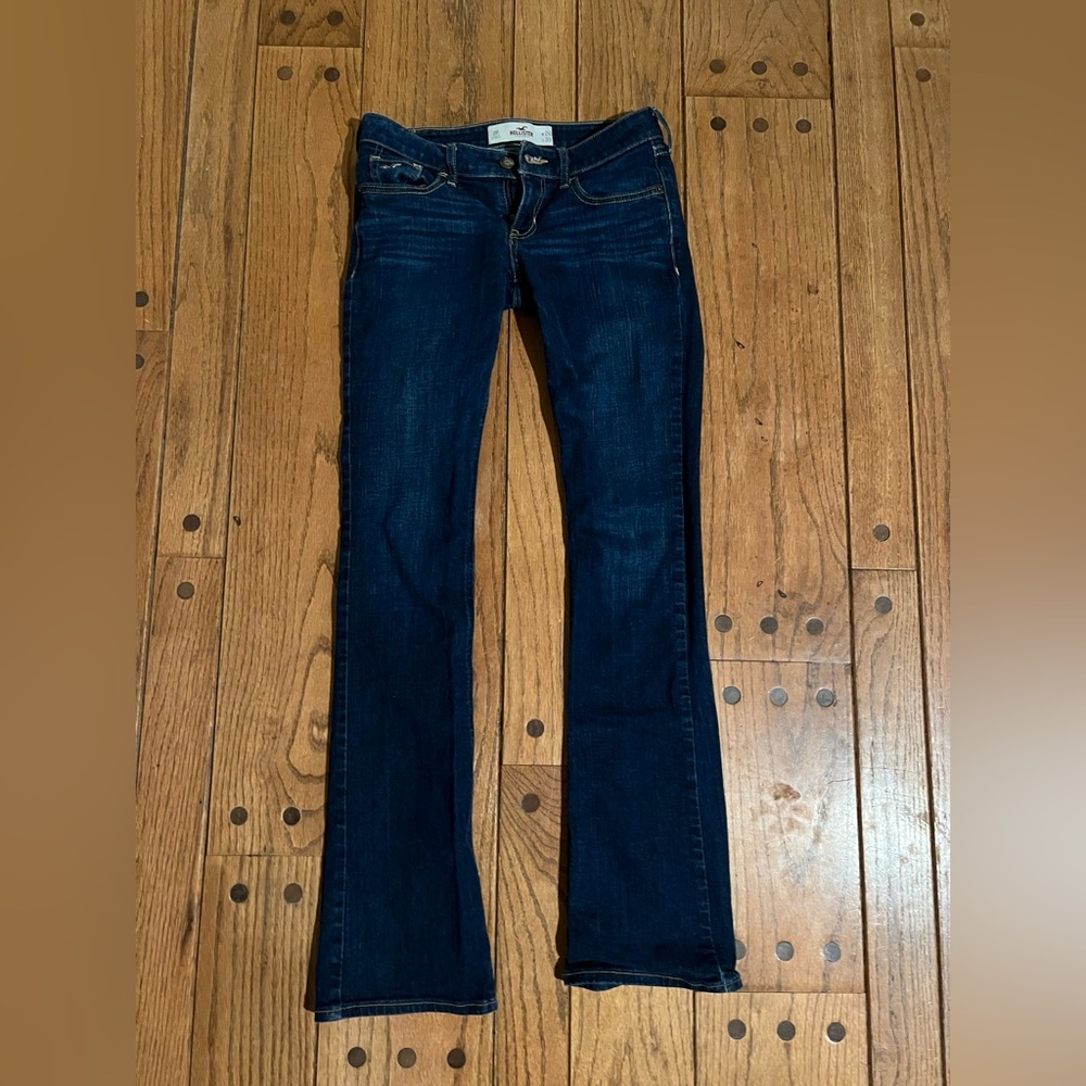 Hollister Low Rise Bootcut Jeans - 0R (24)